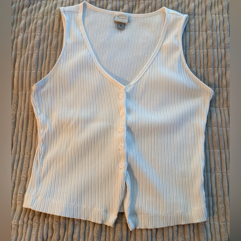 a new day White Ribbed Button-Front Tank Top